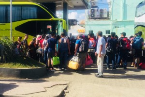 Thousands leave Boracay on first day of closure 
