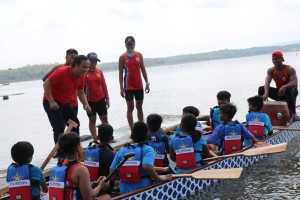 Paoay LGU receives two dragon boats from China