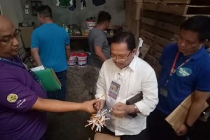 BIR agents raid fake cigarette factories in Pampanga