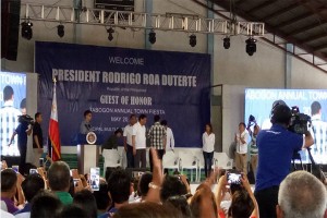Duterte lambasts Mayor Loot anew over illegal drugs