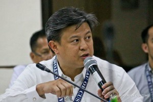 Duterte fires BOC official for excessive travels