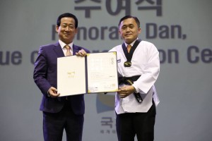 Duterte, Go get honorary Blackbelts from World Taekwondo HQ