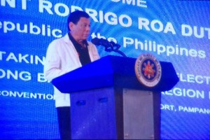 Duterte enjoins village heads to help in war vs. drugs 