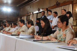 CHED, SUCs ink MOA on free higher education law