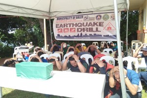Central Luzon officials, residents join quake drill