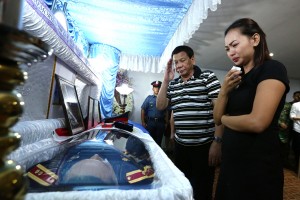 Duterte visits wake of slain cop chief in Isabela