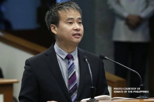 Villanueva urges passage of bill ending illegal contractualization