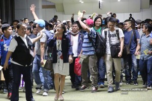 142 Filipino UAE amnesty grantees arrive home