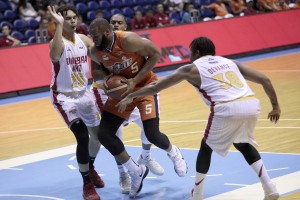 Ginebra sweeps QF series against Meralco Bolts