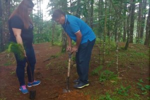Baguio locals plant 100 pine trees in memory of 1990 quake victims
