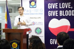 Gov't workers pool more than 100 bags of blood for the needy