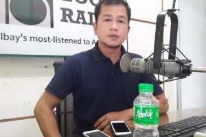 Radio anchor shot dead in Albay