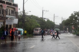 Navy, Cavite rescue units evacuate flood-affected residents