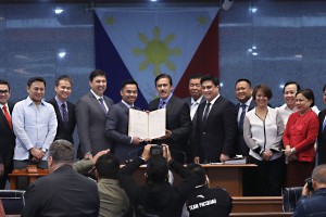 Senate hails Pacquiao for Malaysia bout victory