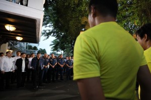 Duterte scolds 102 erring cops in Malacañang