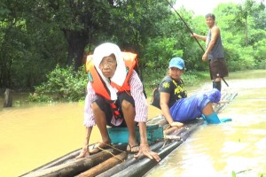 12 families evacuated due to flooding in Ilocos Norte town