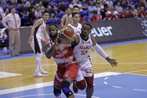Alaska prevails over Phoenix in first game since Abueva trade