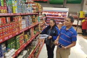 DTI Iloilo conducts on-site monitoring of major supermarkets