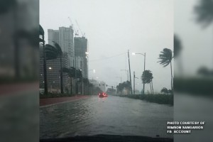 Typhoon floods parts of Metro Manila 