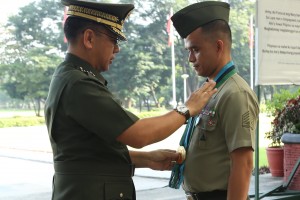 Shun partisan politics, Galvez tells AFP troops