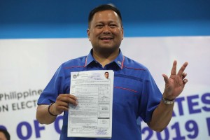 JV Ejercito uses 'Estrada' surname in COC for May 2019 polls