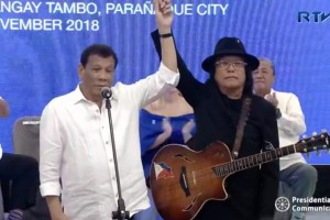 Duterte endorses folk singer Freddie Aguilar