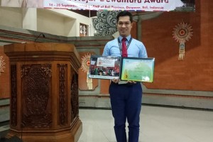 Senior high teacher wins int'l award