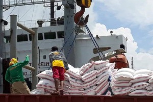 Tariff cut on imported rice meant to avoid shortage: Palace