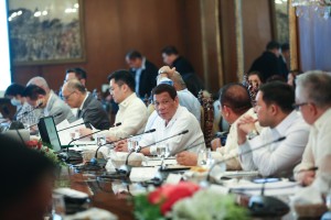 Duterte to meet with MWSS officials in Palace