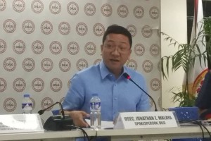DILG to charge LGU execs paying campaign fees to Reds