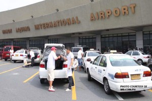 MIAA mulls banning white taxis permanently; starts at NAIA Terminal 1