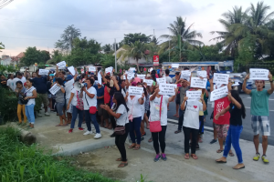 Residents protest alleged vote-buying in Laguna town