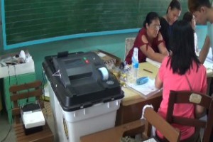 VCM glitches, minor incidents mar generally peaceful polls 