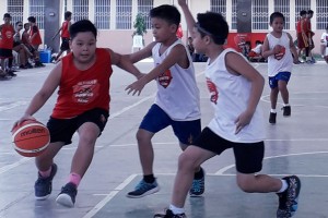 487 kids join week-long basketball camp in Bacolod City