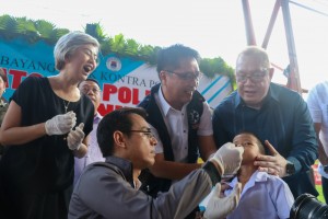 DOH kicks off synchronized polio vaccination in Manila