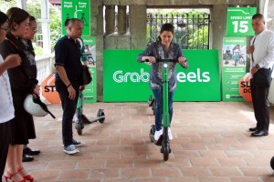 GrabPH scooter rentals to start rolling in Intramuros