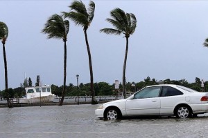 Hurricane Dorian heads for Carolinas with storm surge