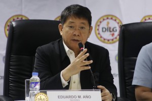 DILG orders cops to comply with Covid-19 ceasefire