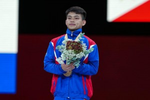 Yulo finishes fourth in vault finals in Tokyo