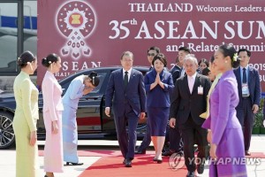 Moon to discuss Korea peace with Asean leaders in Busan