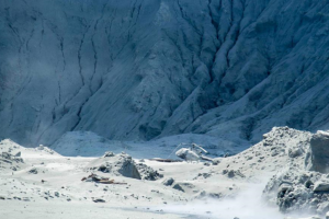 5 dead in New Zealand volcano eruption