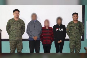 3 Reds surrender to Army in Iloilo