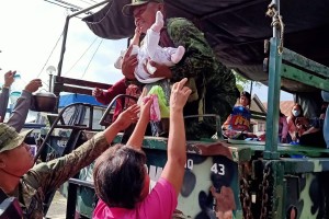 Reservists rescue Talisay residents during Taal eruption