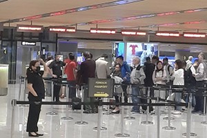 Expanded ban on travelers from China, HK, Macao lauded