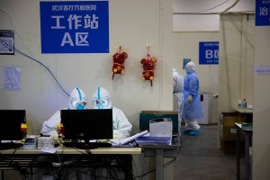 Top Chinese doctor dies of coronavirus in Wuhan