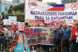 Duterte inspires groups to continue fight vs. Reds