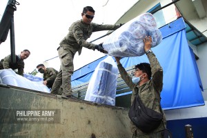 Soldiers transport mattress donation to QC hospital