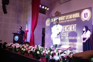 Taguig school holds first-ever 'cyber graduation' rites