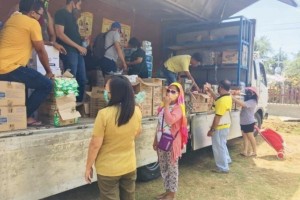 Bohol consumers buy discounted goods at DTI rolling stores