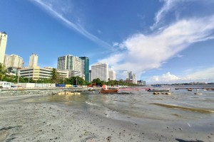 Mayor Isko backs DENR's Manila Bay beach nourishment project